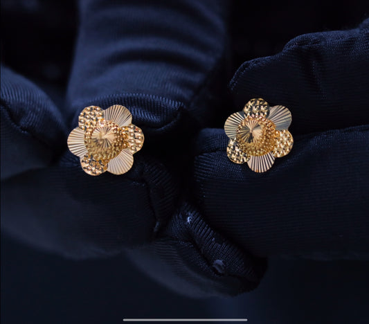 BIs Hallmarked 22k Bloom Gold Stud Earrings
