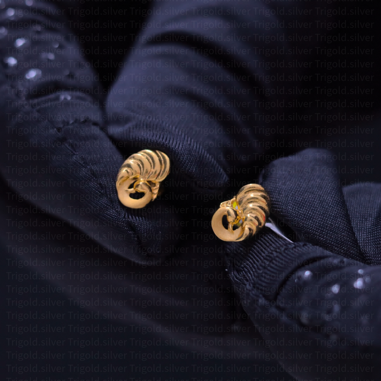 91.6 BIS Hallmarked Gold Spiral Peacock Earrings