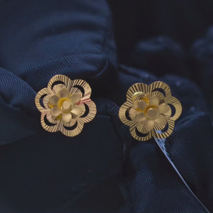91.6 BIS Hallmarked Solid Gold Blossom Earrings